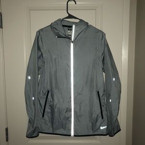 NIKE Lightweight Running Jacket